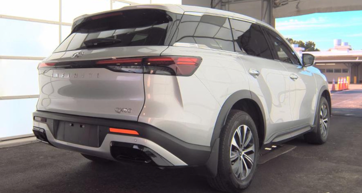Certified 2023 INFINITI QX60 Pure FWD image 5