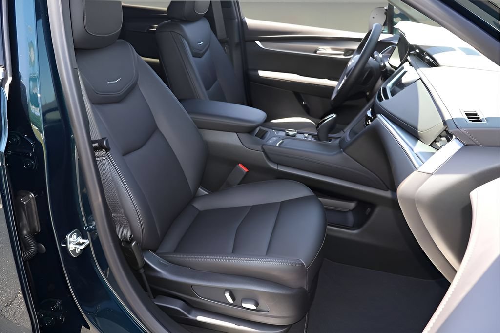 Certified 2026 Cadillac XT5 Luxury FWD image 19