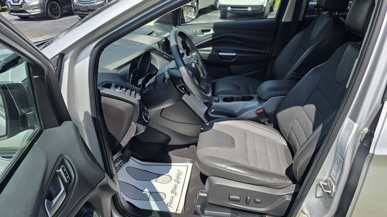 Used 2016 Ford Escape SE w/ SE Chrome Package AWD/4WD image 10