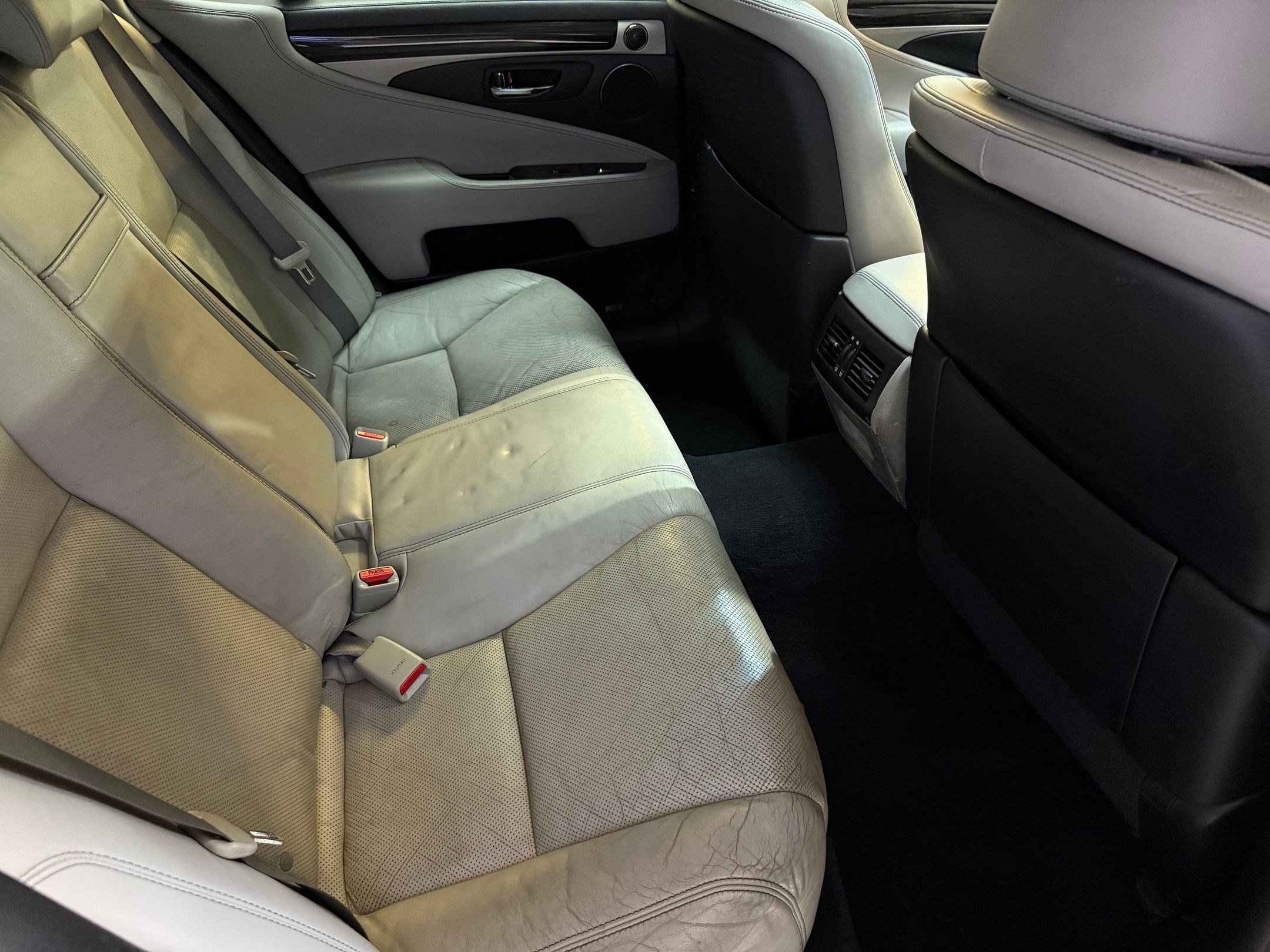 Used 2014 Lexus LS 460 AWD w/ Comfort Package image 48