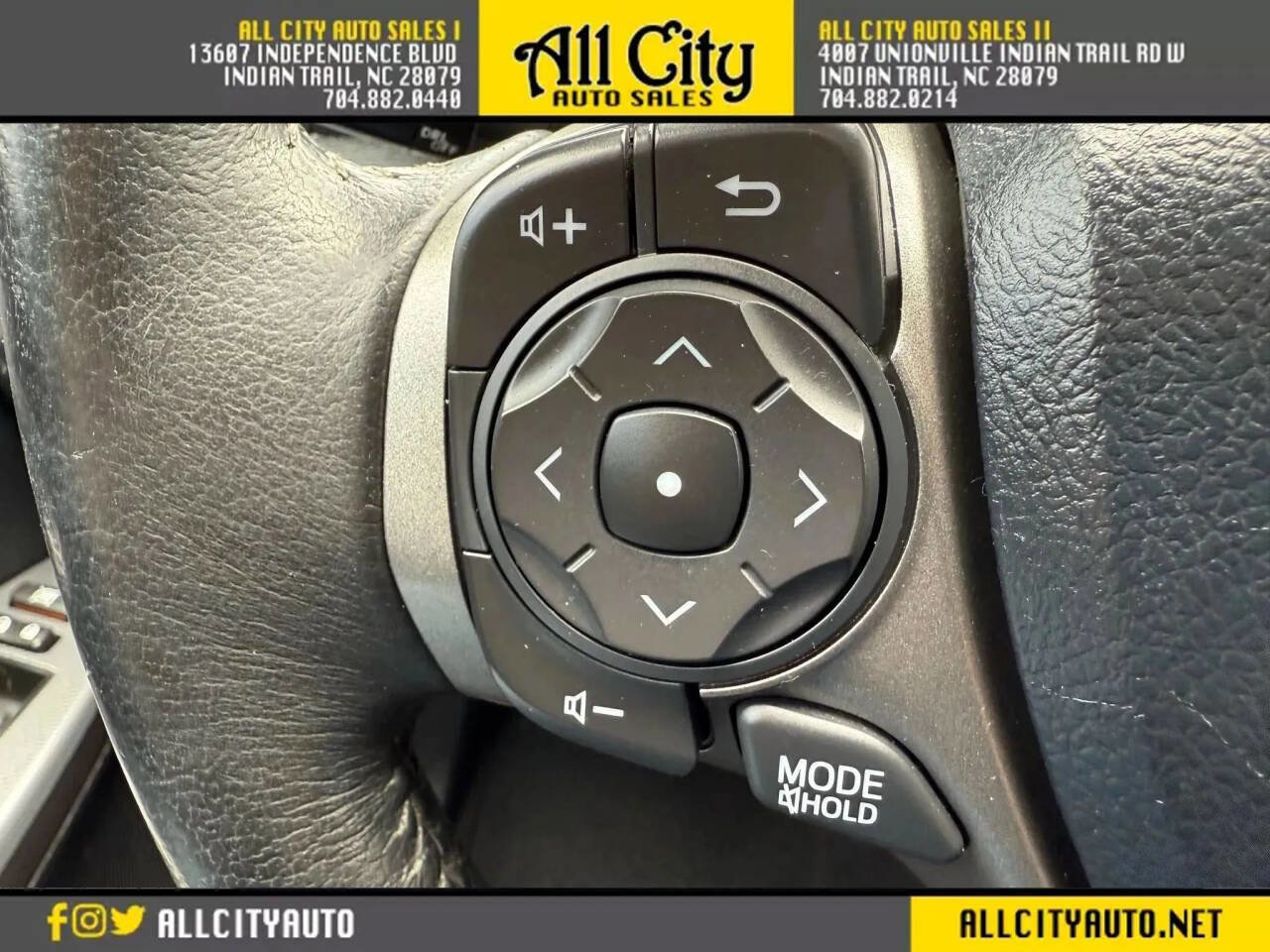 Used 2013 Toyota Venza XLE image 23