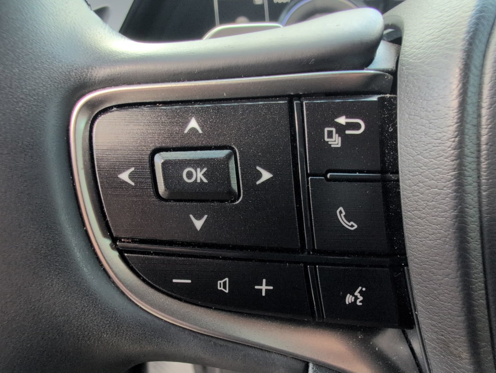 Certified 2025 Lexus ES 300h w/ Premium Package FWD image 11