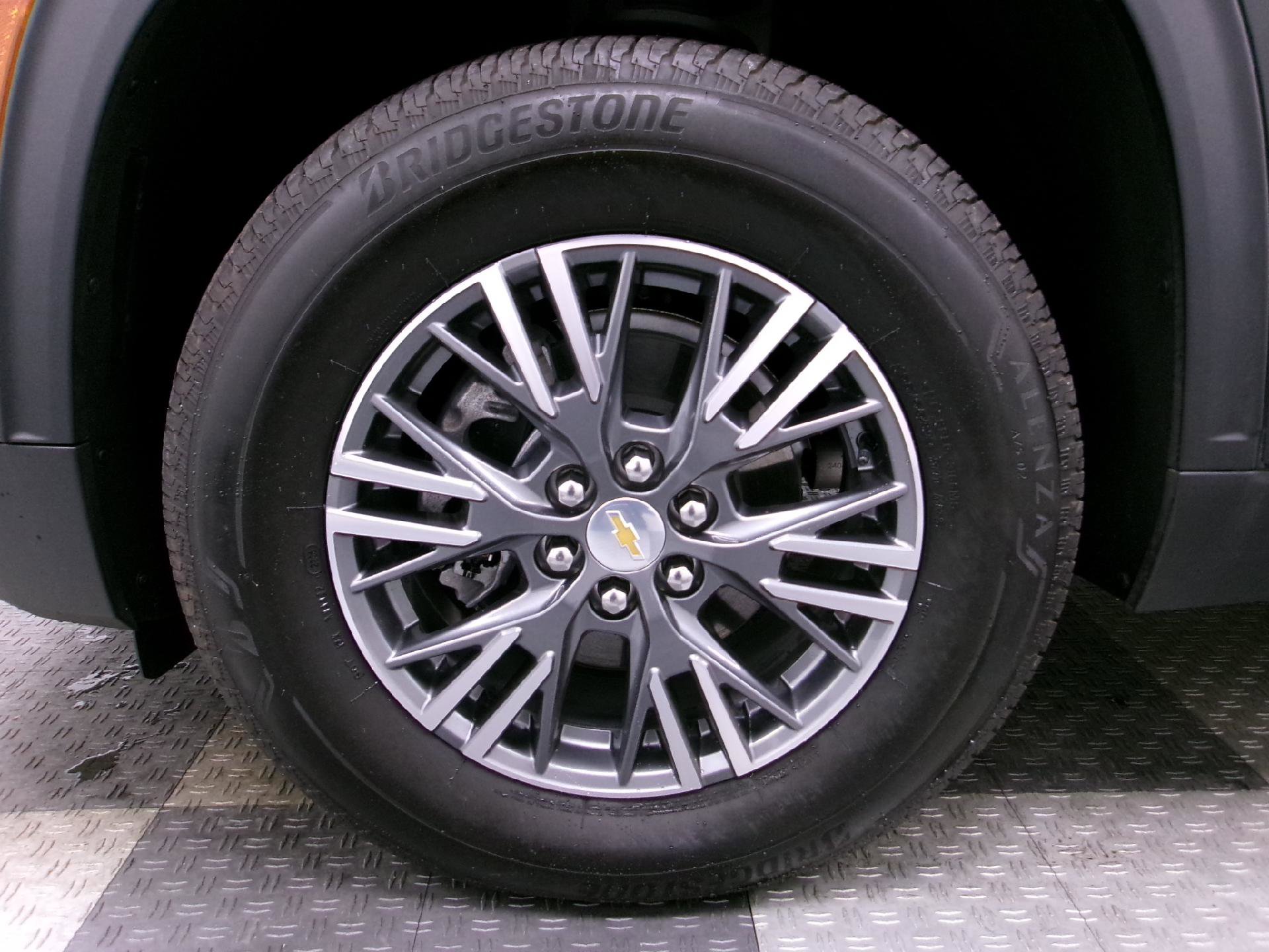 Certified 2024 Chevrolet Traverse LT w/ LPO, Floor Liner Package image 19