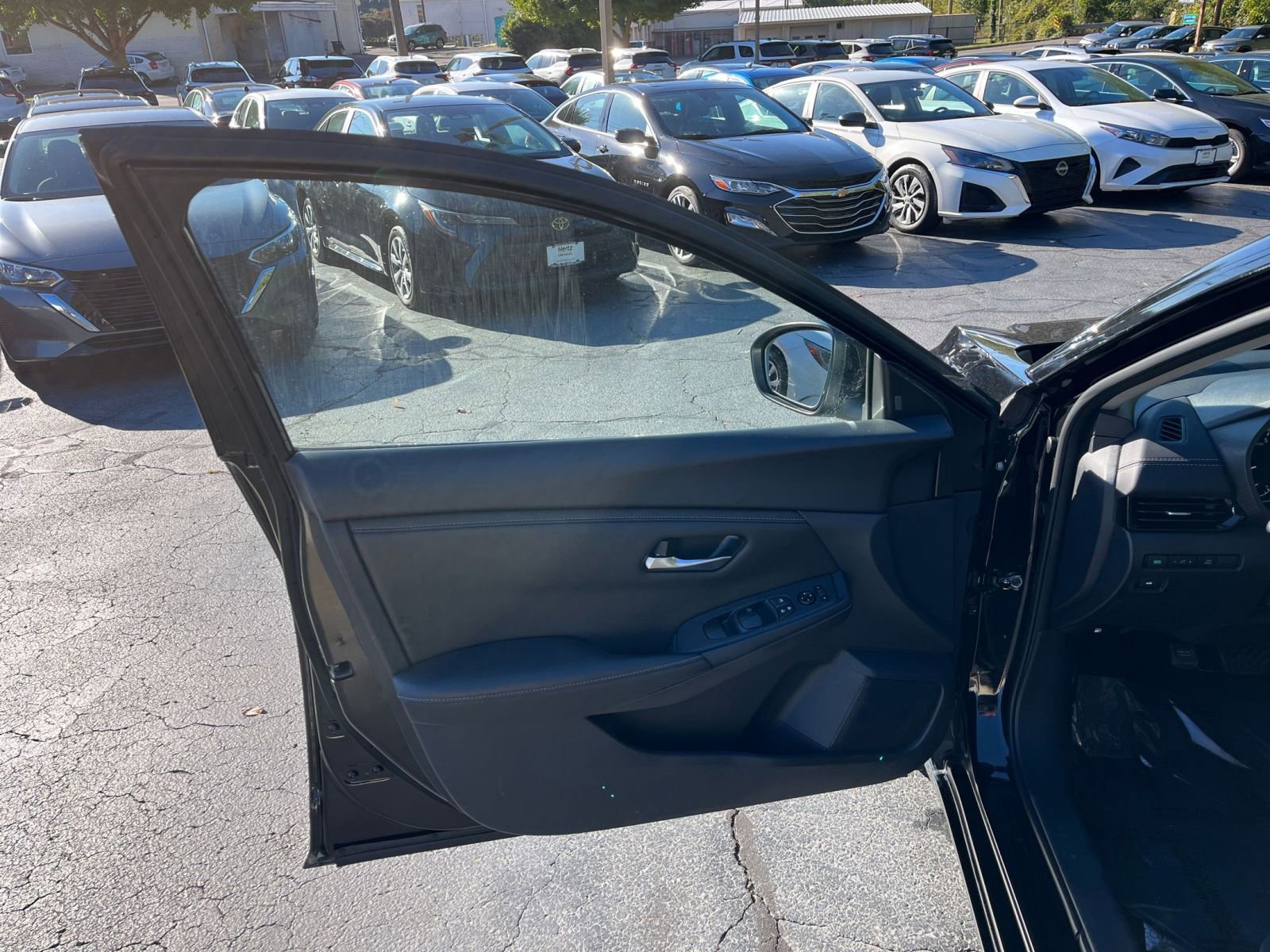 Used 2025 Nissan Sentra SV image 18