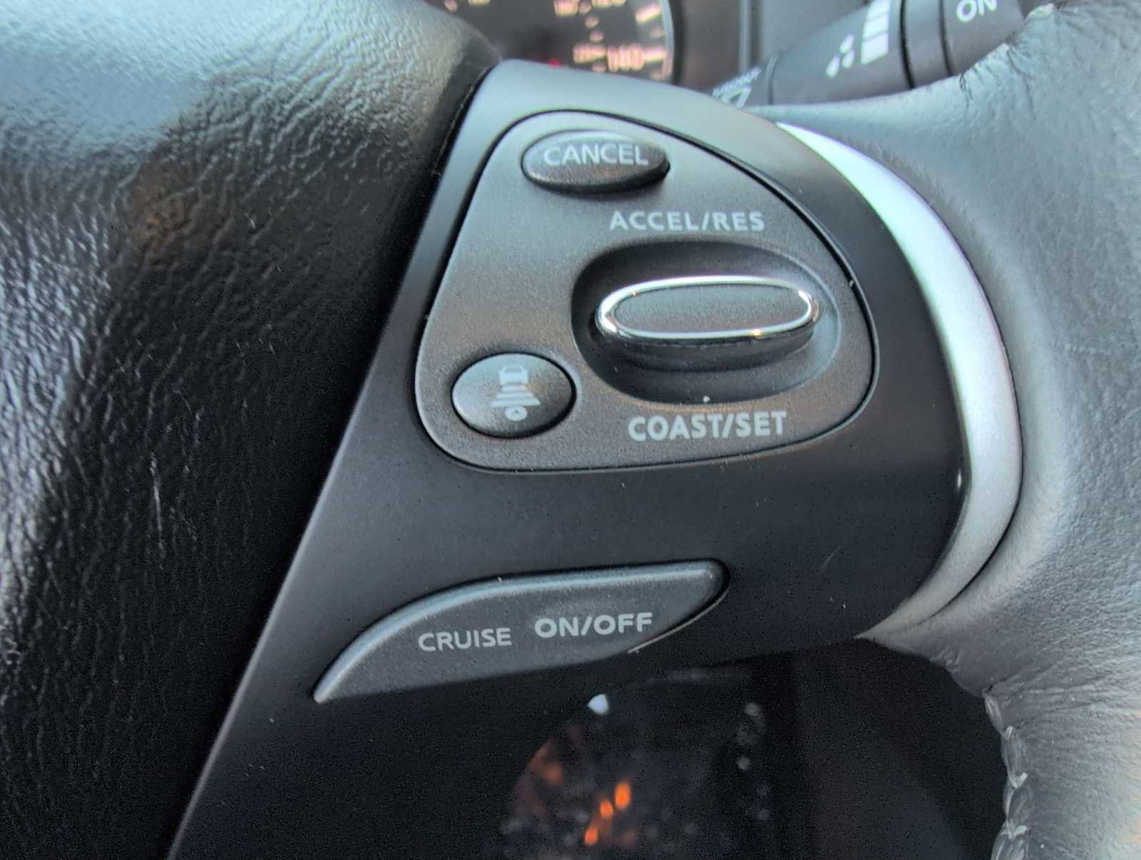 Used 2019 Nissan Pathfinder SL image 25