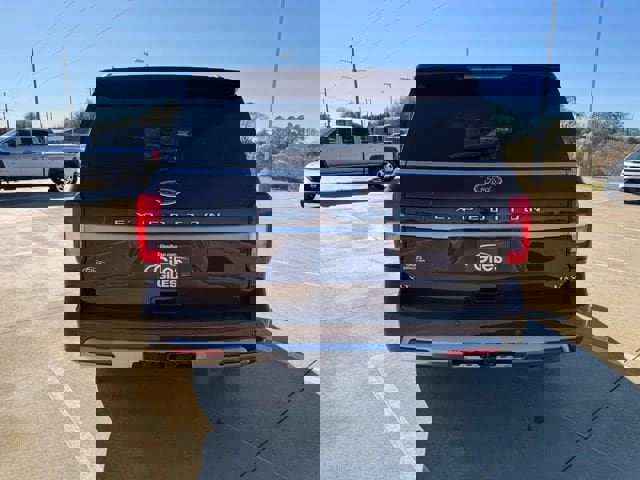 Used 2024 Ford Expedition Max XLT image 4