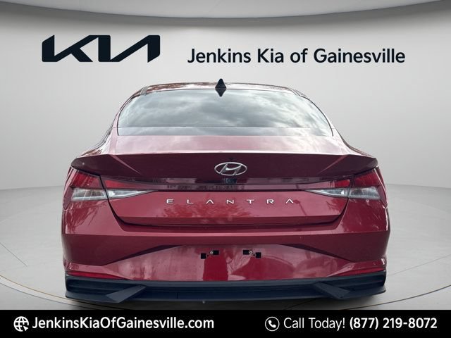 Used 2023 Hyundai Elantra SEL w/ Convenience Package FWD image 4