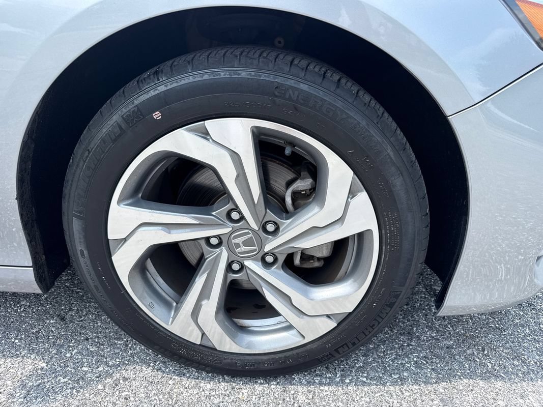 Used 2020 Honda Accord EX image 31