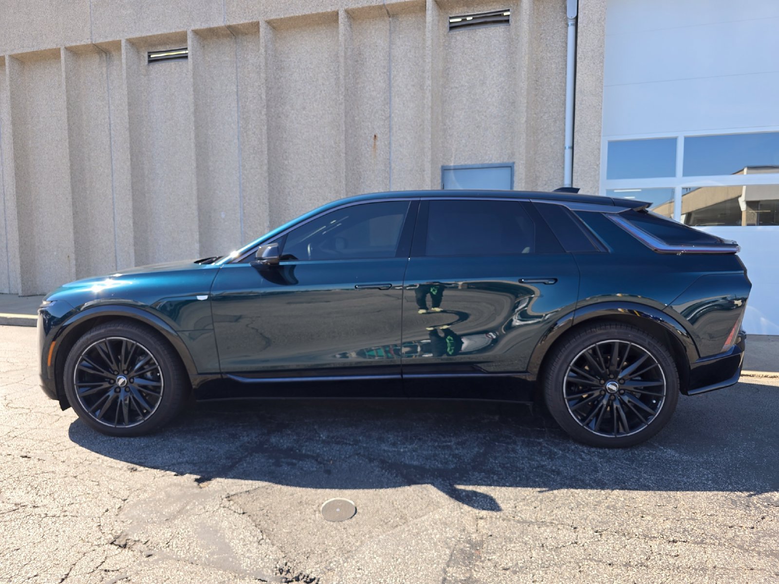 Used 2024 Cadillac Lyriq Sport AWD/4WD image 5
