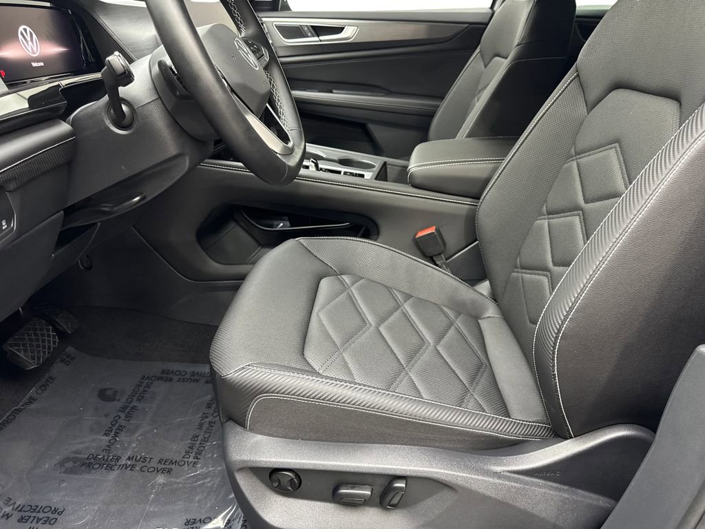 Used 2025 Volkswagen Atlas Cross Sport SE image 26