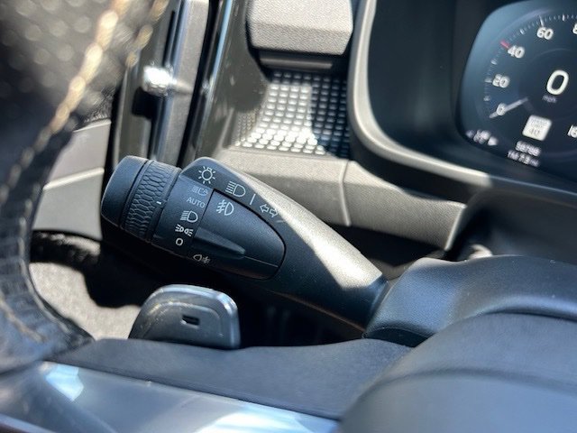 Used 2020 Volvo XC40 T5 R-Design AWD/4WD image 24