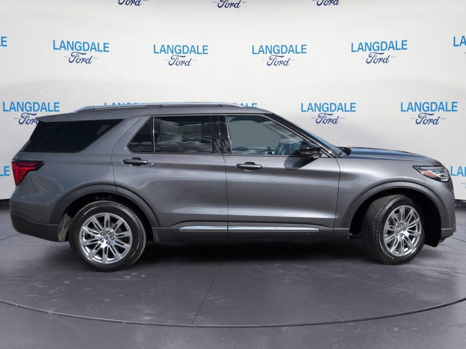 New 2026 Ford Explorer Platinum RWD image 3