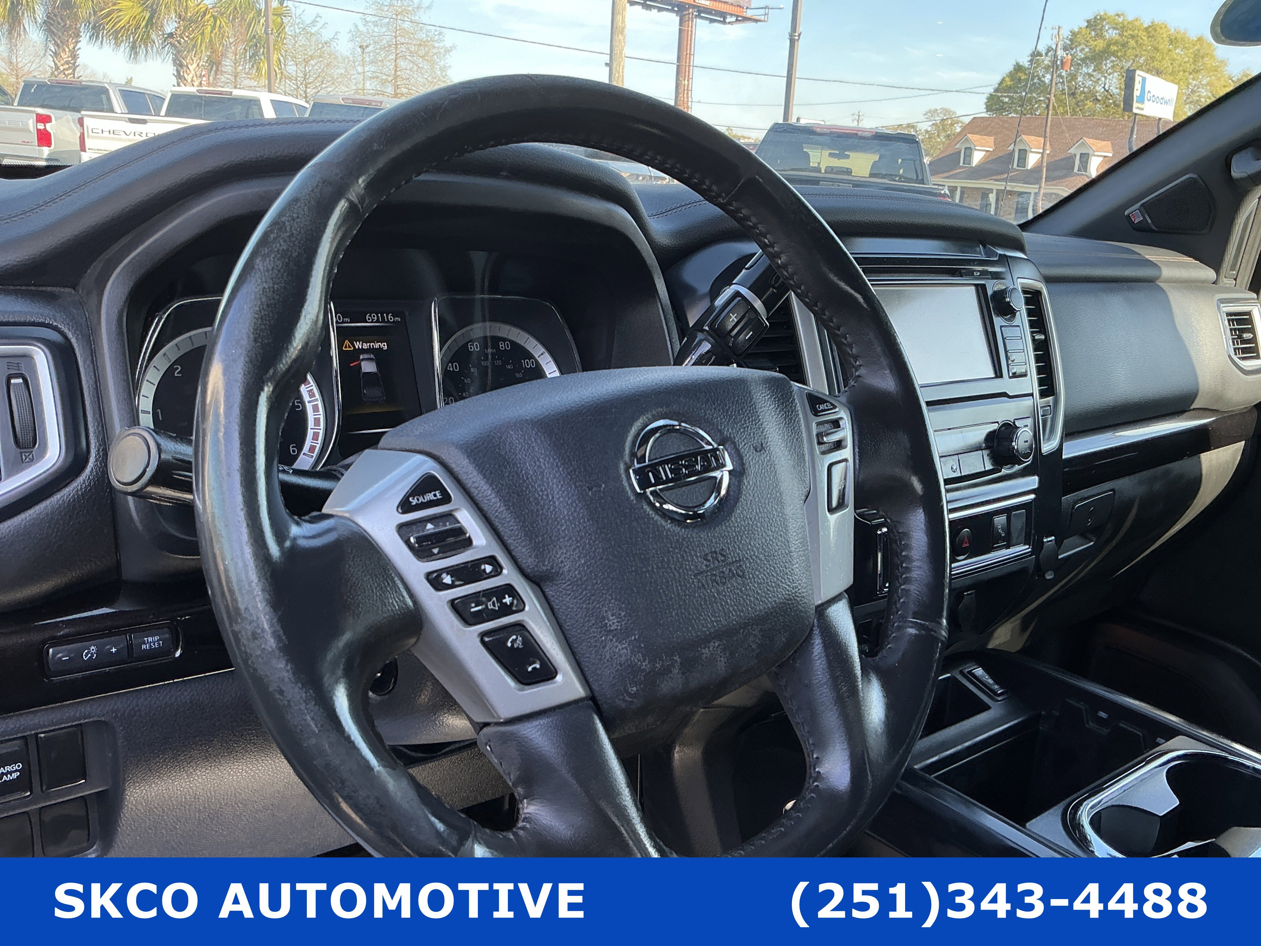 Used 2018 Nissan Titan SL w/ Midnight Edition image 19