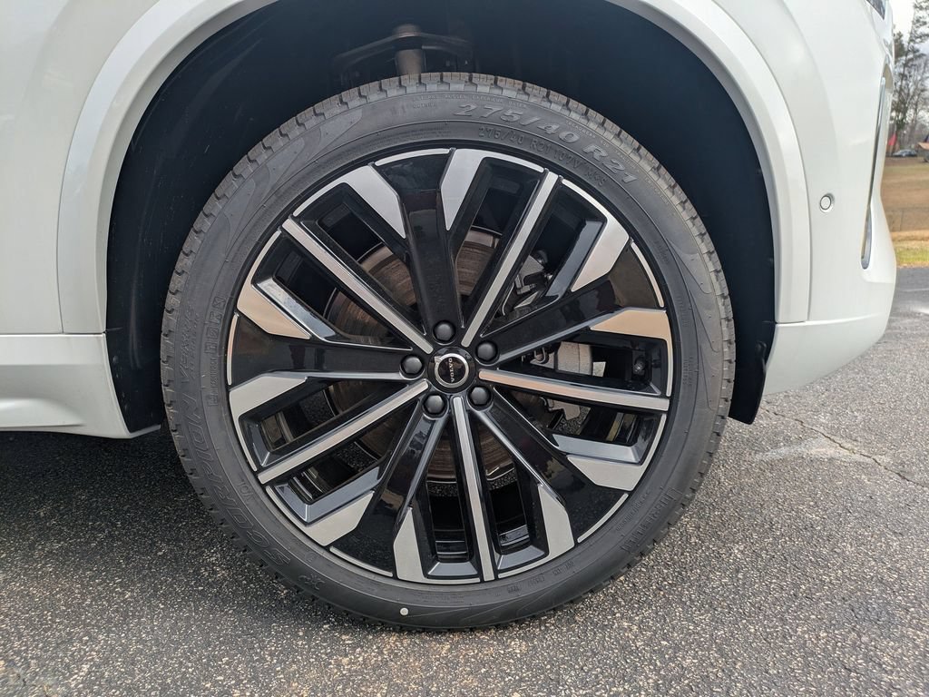 Certified 2026 Volvo XC90 B6 Ultra AWD/4WD image 11
