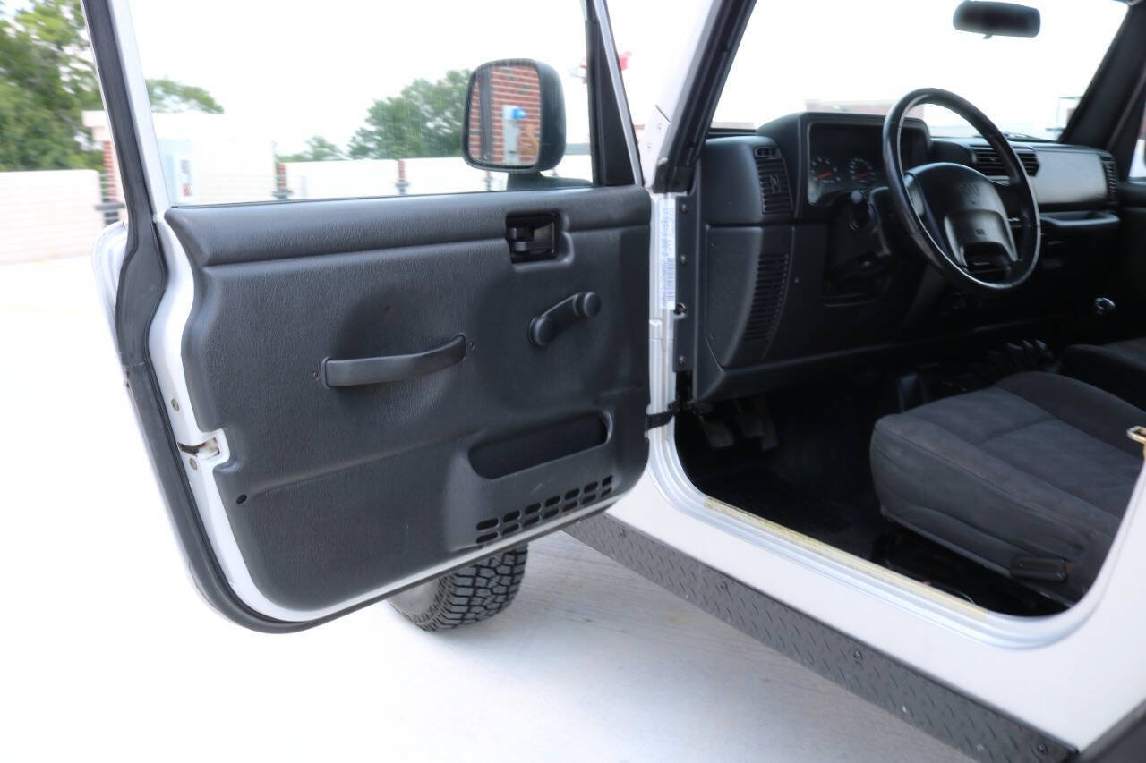 Used 2003 Jeep Wrangler Rubicon AWD/4WD image 78