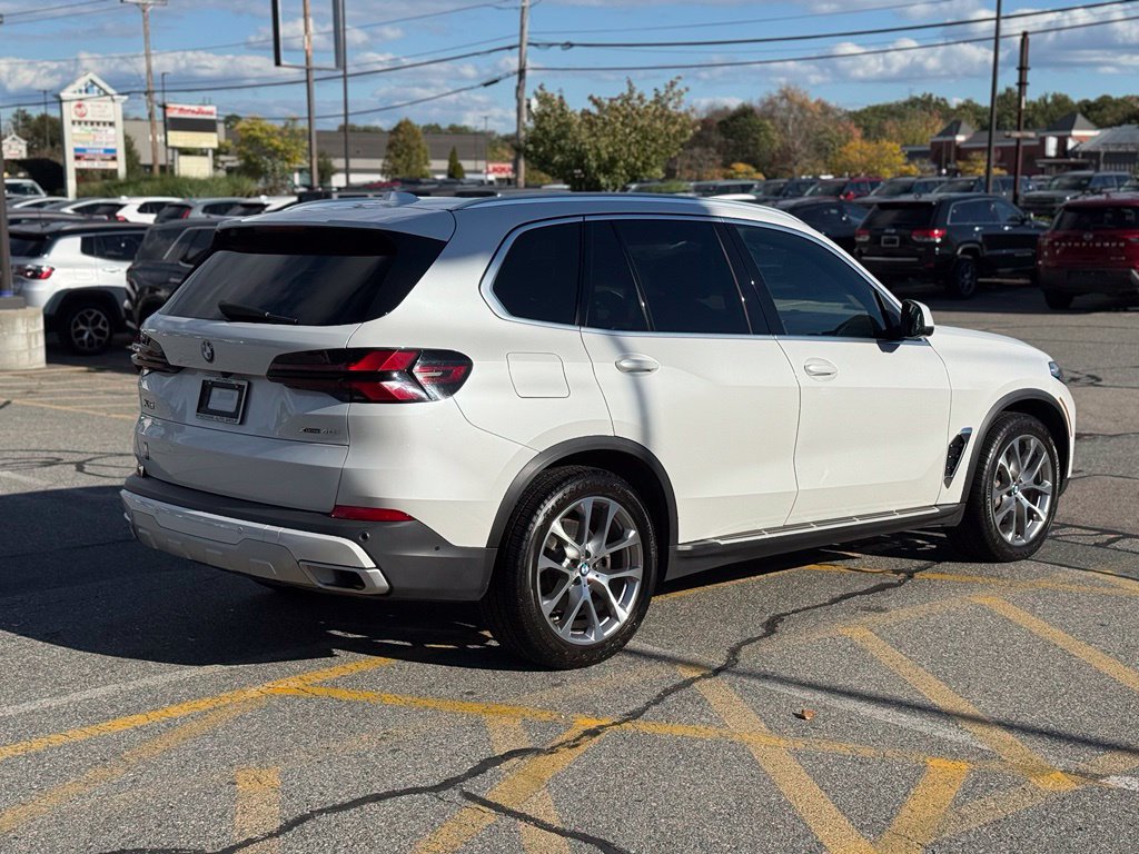 Used 2024 BMW X5 xDrive40i w/ Premium Package AWD/4WD image 6