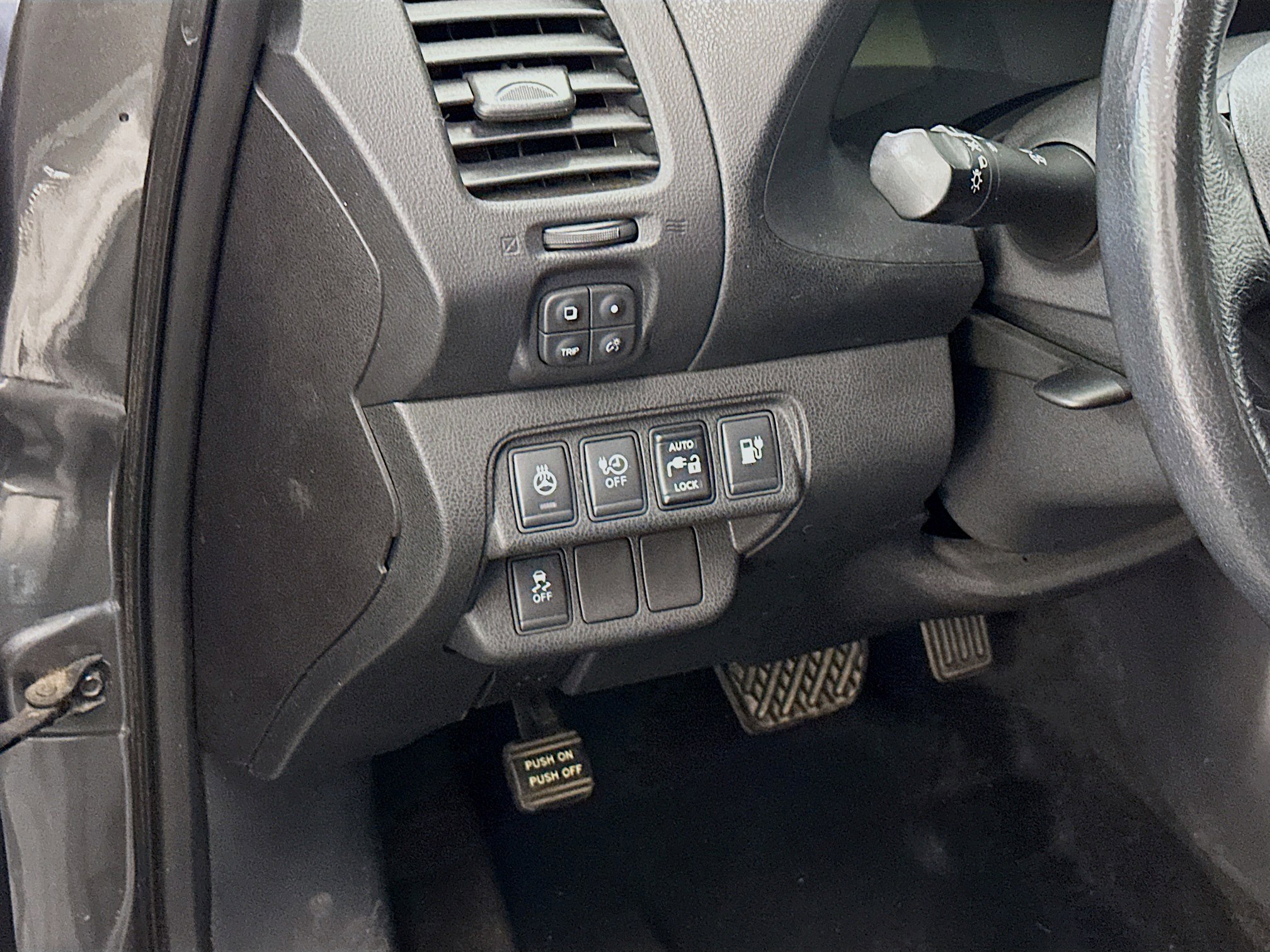 Used 2015 Nissan Leaf SV w/ LED & Quick Charge Package FWD image 17