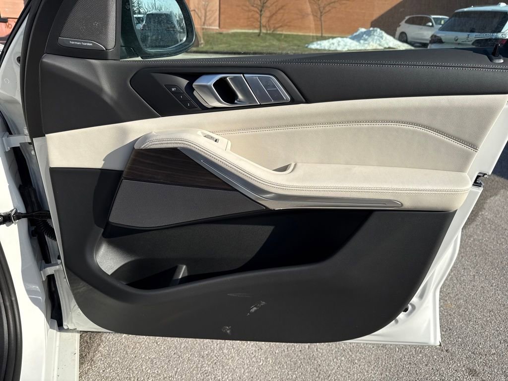 New 2026 BMW X7 xDrive40i image 32