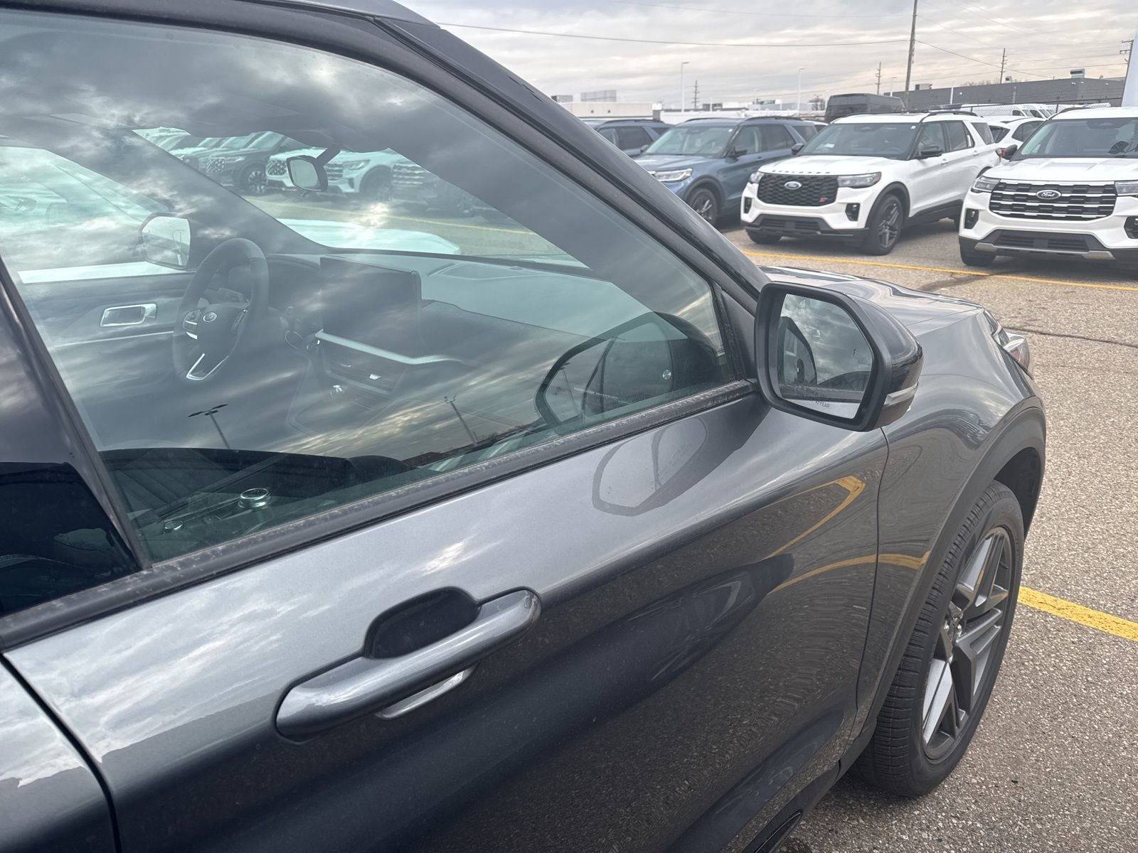 New 2026 Ford Explorer ST-Line w/ ST-Line Street Pack image 12