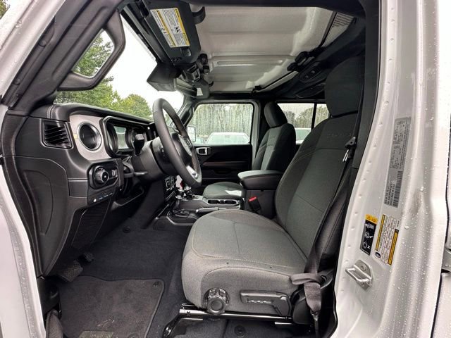 Used 2024 Jeep Wrangler Unlimited Sahara w/ Technology Group image 26