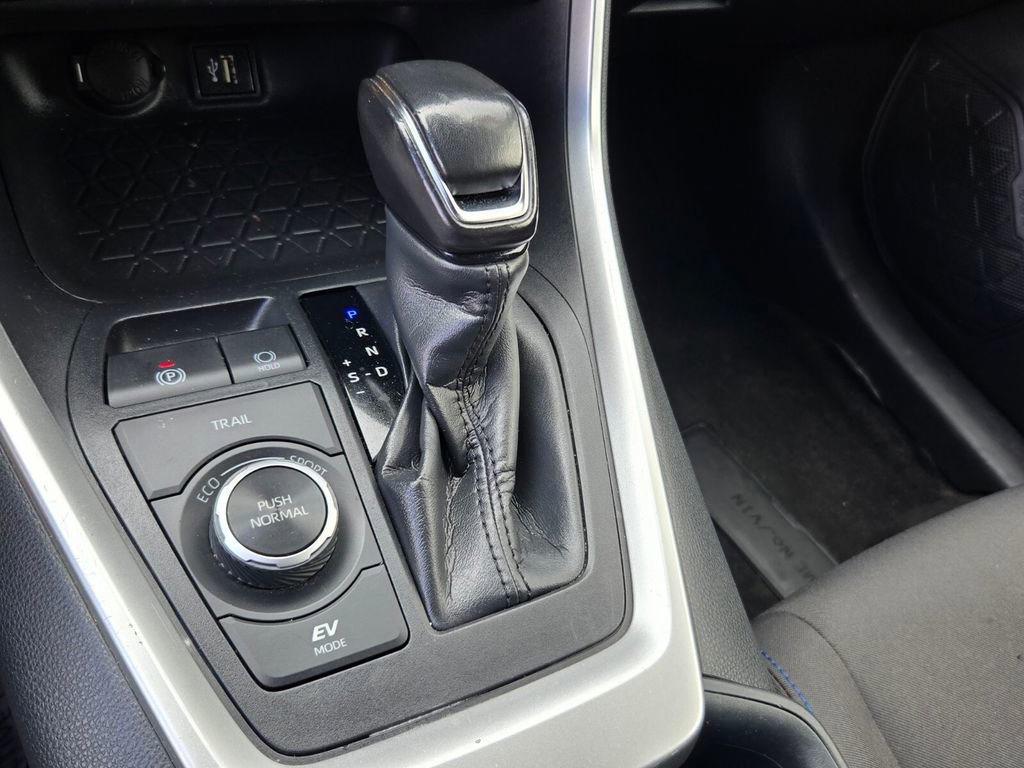 Used 2023 Toyota RAV4 SE w/ SE Grade Weather Package image 22