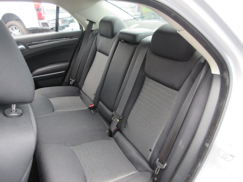 Used 2023 Chrysler 300 Touring w/ Sport Appearance Package RWD image 17