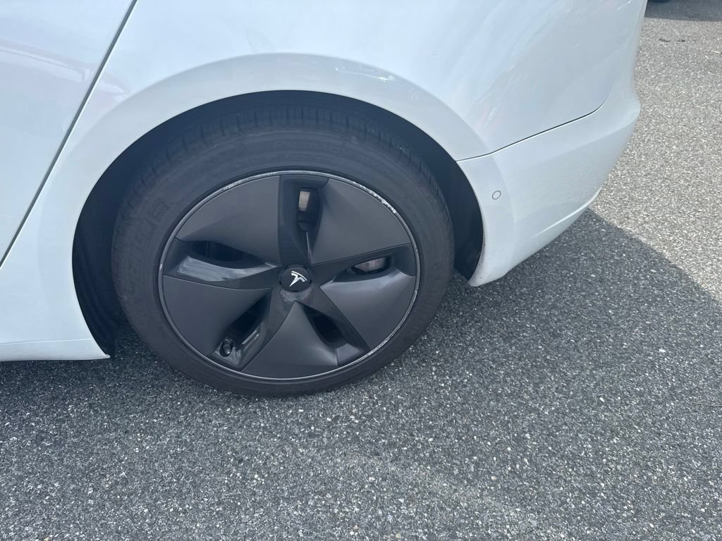 Used 2020 Tesla Model 3 Standard Range Plus RWD image 8