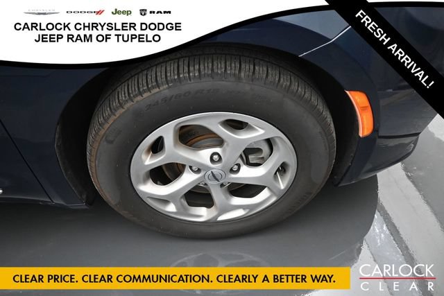 Used 2023 Chrysler Pacifica Limited FWD image 42