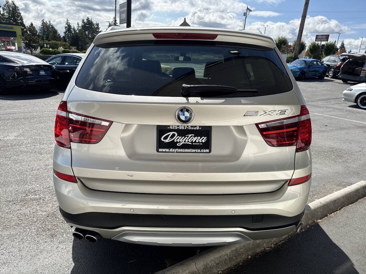Used 2016 BMW X3 xDrive28i w/ Premium Package AWD/4WD image 4