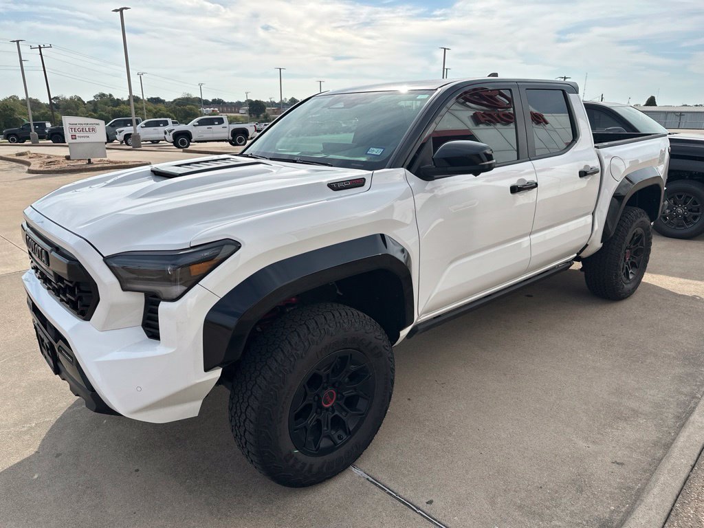 Used 2025 Toyota Tacoma TRD Pro AWD/4WD image 3