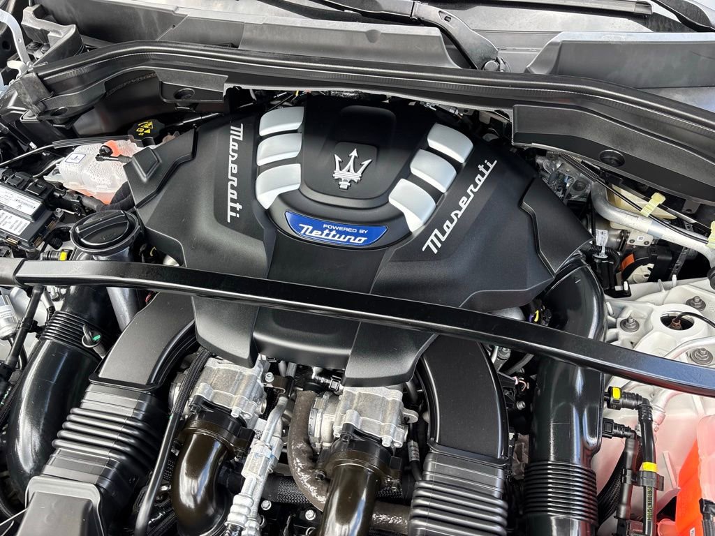 Used 2024 Maserati Grecale Trofeo image 33