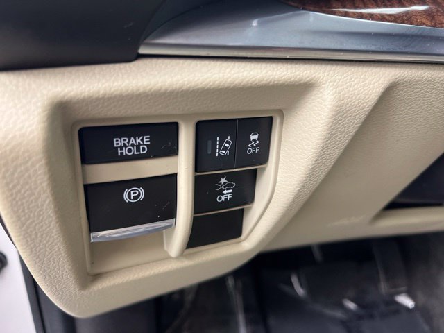 Used 2020 Acura MDX SH-AWD image 16