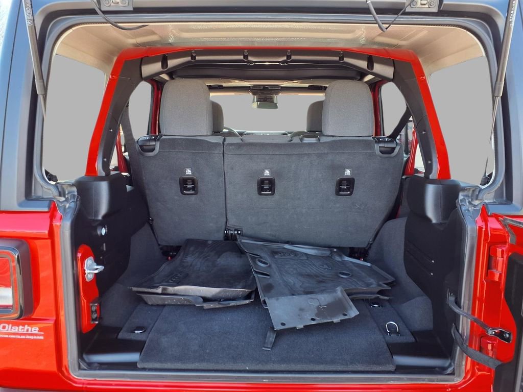 Used 2025 Jeep Wrangler Willys image 25