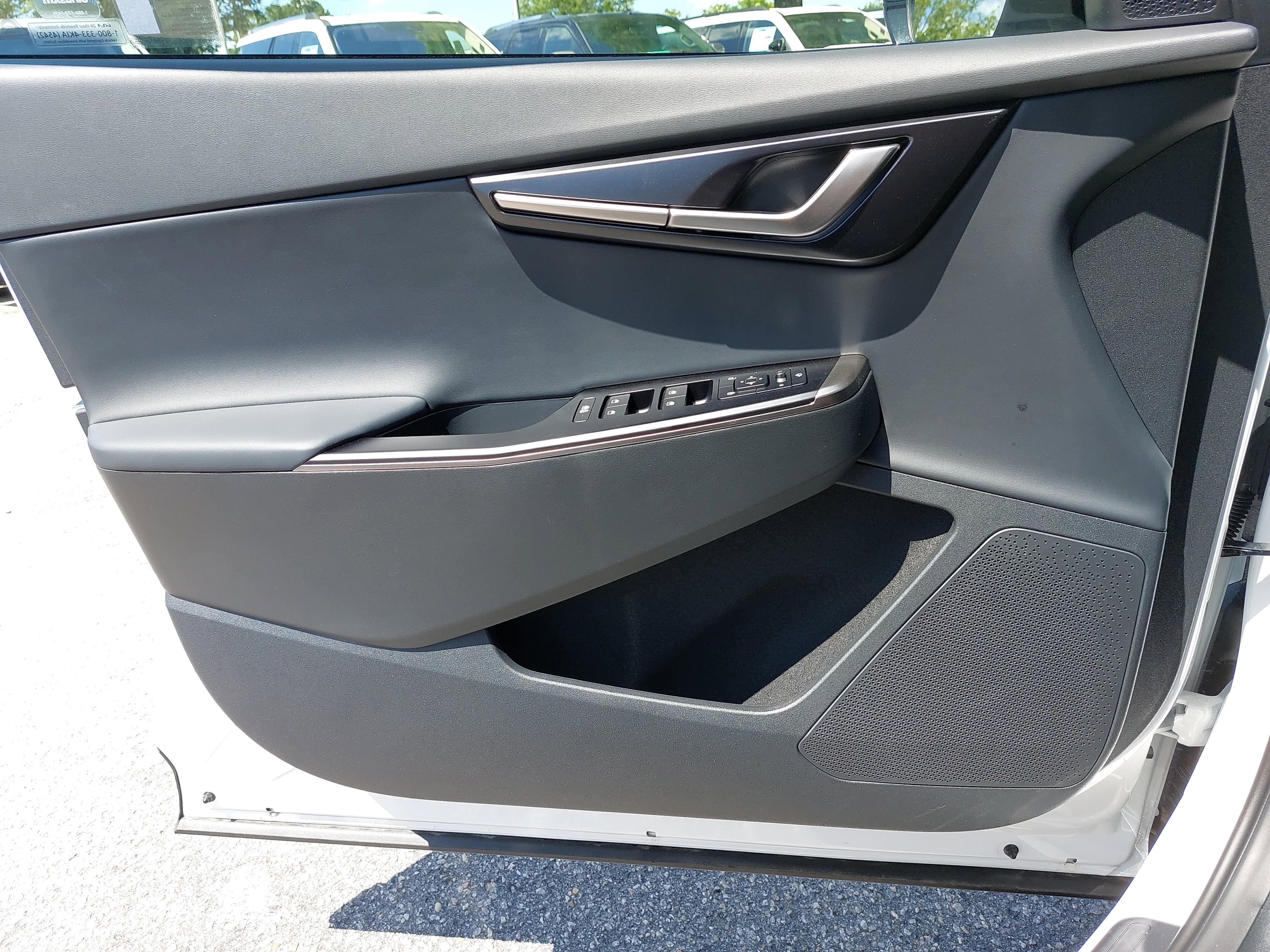 New 2025 Kia EV6 Light w/ Light LR Technology Package image 27