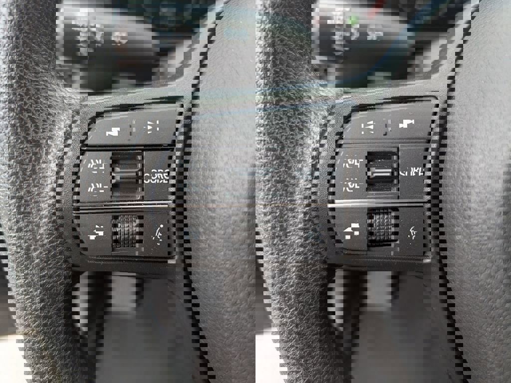 Used 2025 Honda HR-V LX image 24