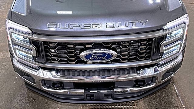 Used 2025 Ford F450 Lariat w/ Lariat Ultimate Package AWD/4WD image 7