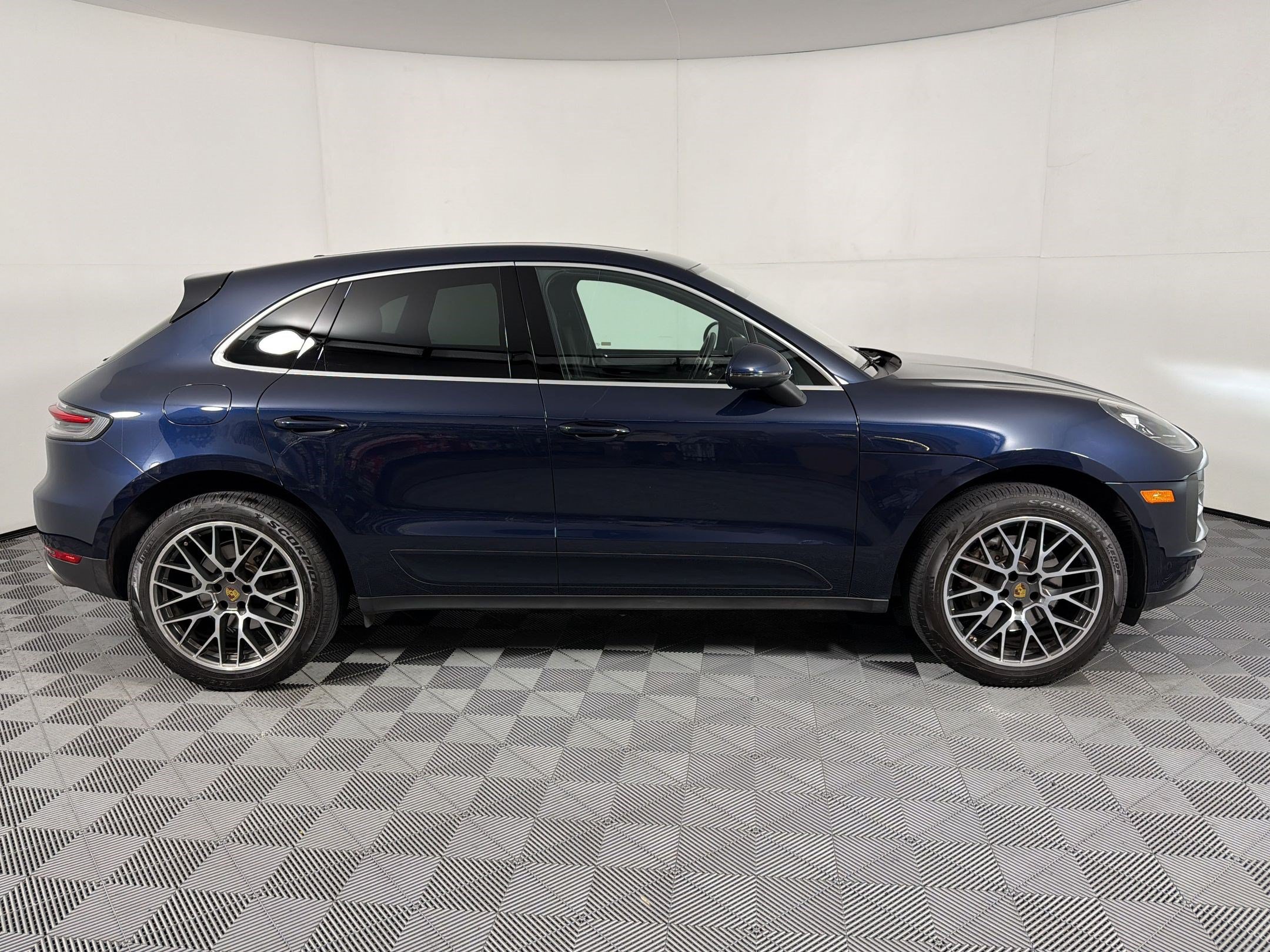 Certified 2019 Porsche Macan S AWD/4WD image 8