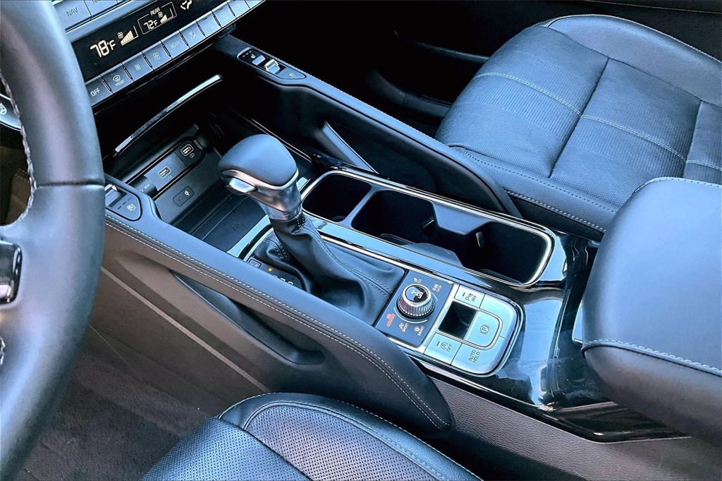 Used 2022 Kia Telluride EX w/ EX Premium Package image 18