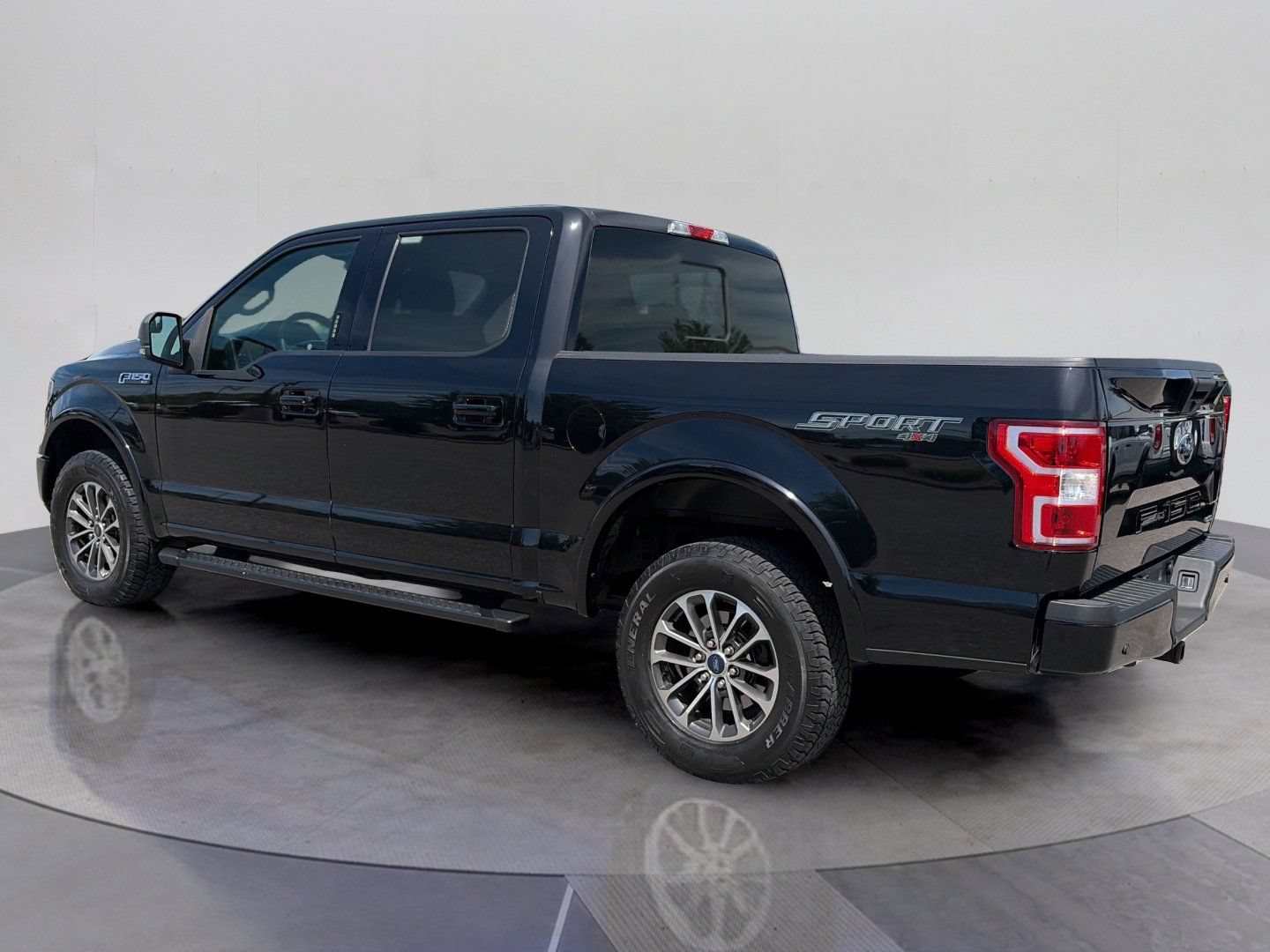 Used 2019 Ford F150 XLT w/ Equipment Group 302A Luxury AWD/4WD image 3