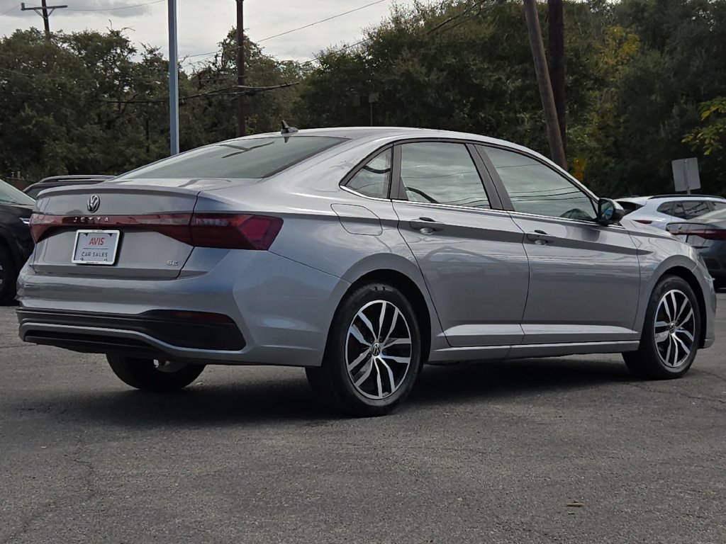 Used 2026 Volkswagen Jetta SE FWD image 6