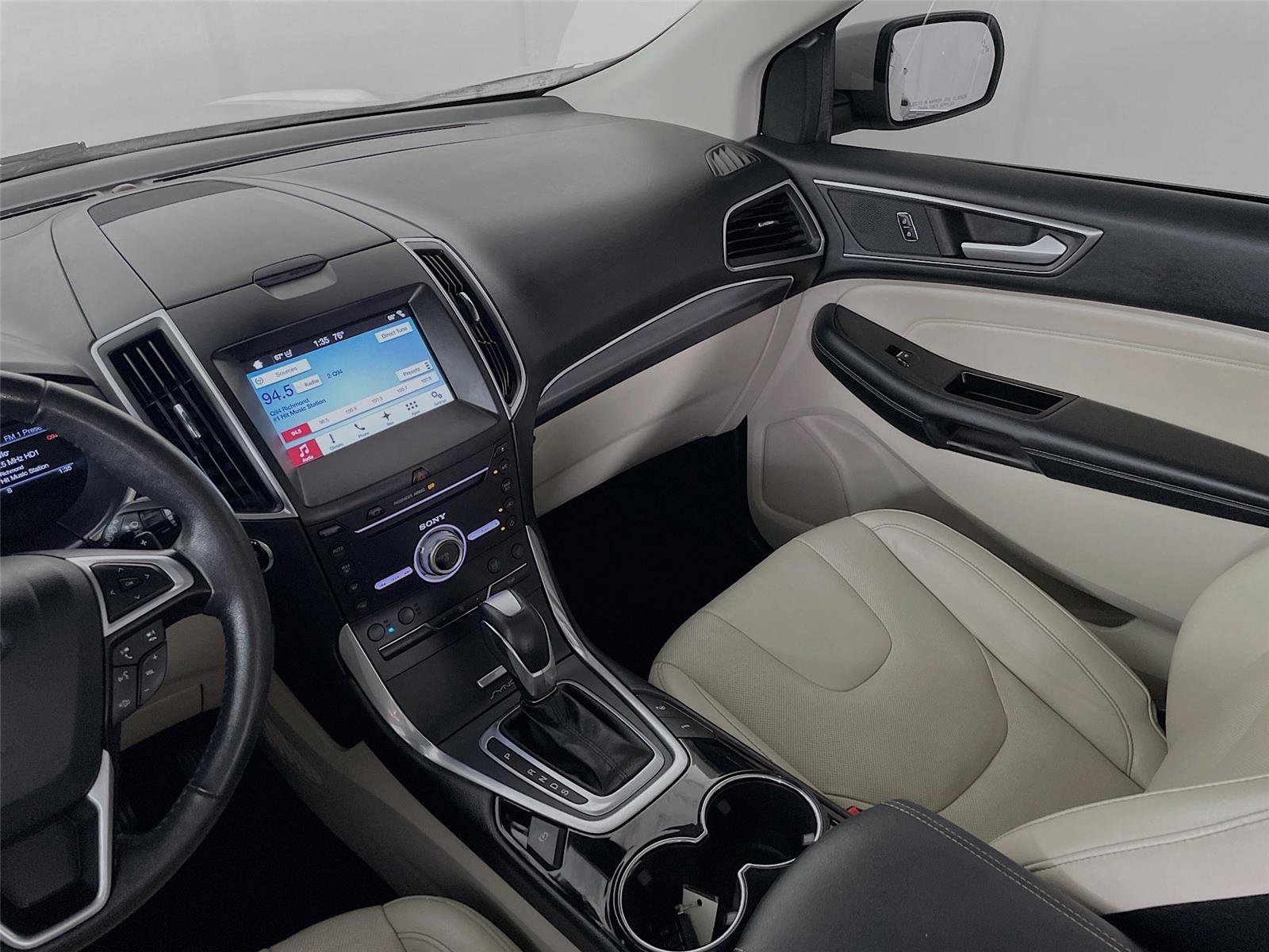 Used 2017 Ford Edge Titanium w/ Equipment Group 302A AWD/4WD image 27