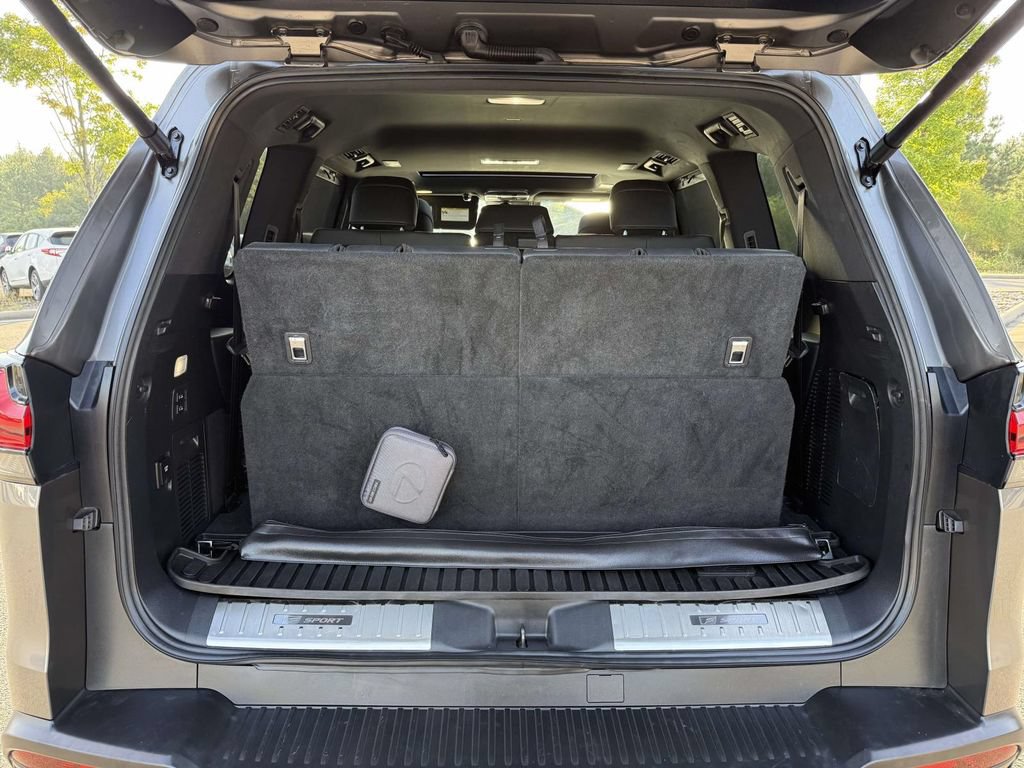 Used 2023 Lexus LX 600 F Sport w/ Accessory Package (Z1) AWD/4WD image 30