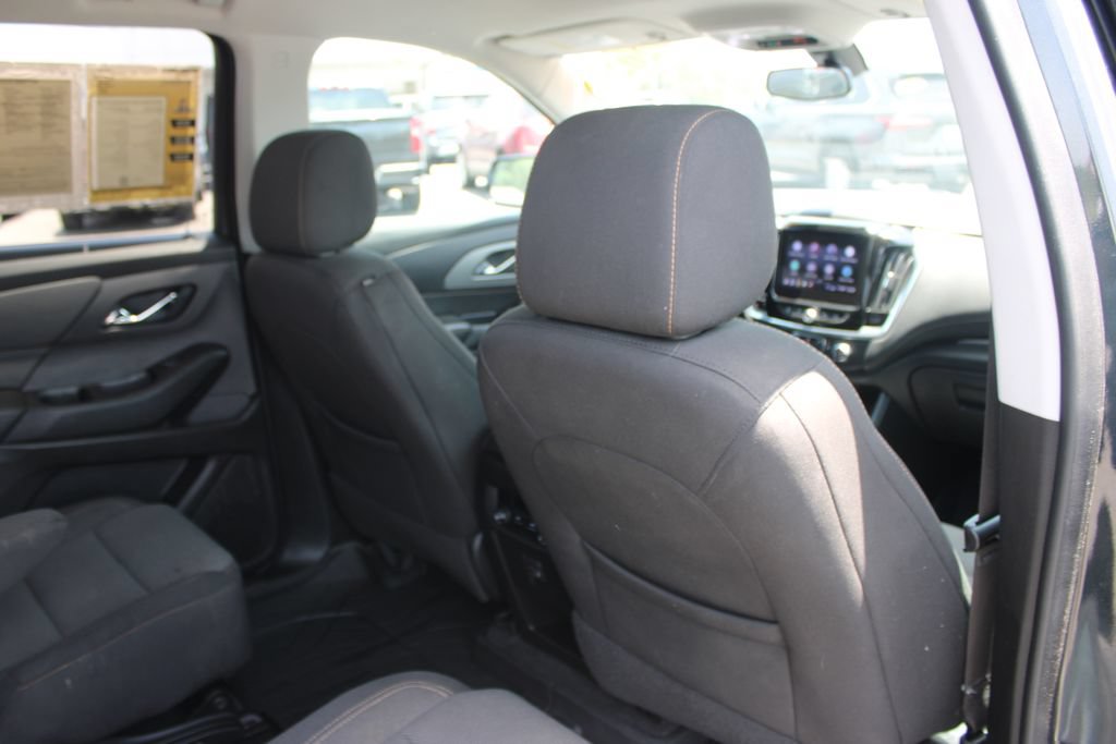 Used 2020 Chevrolet Traverse LT FWD image 33