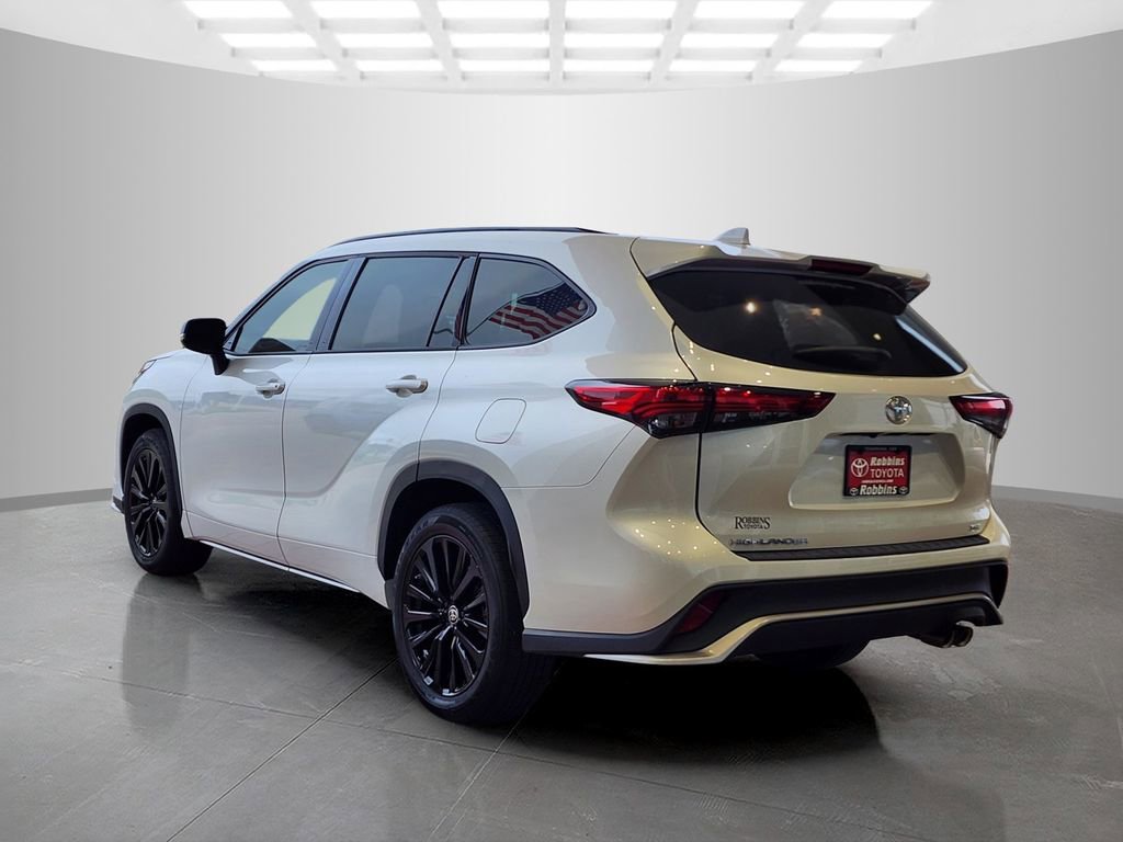 Used 2023 Toyota Highlander XSE FWD image 7