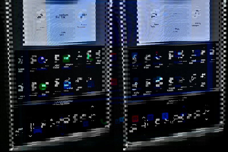 Used 2016 Tesla Model X 75D image 34