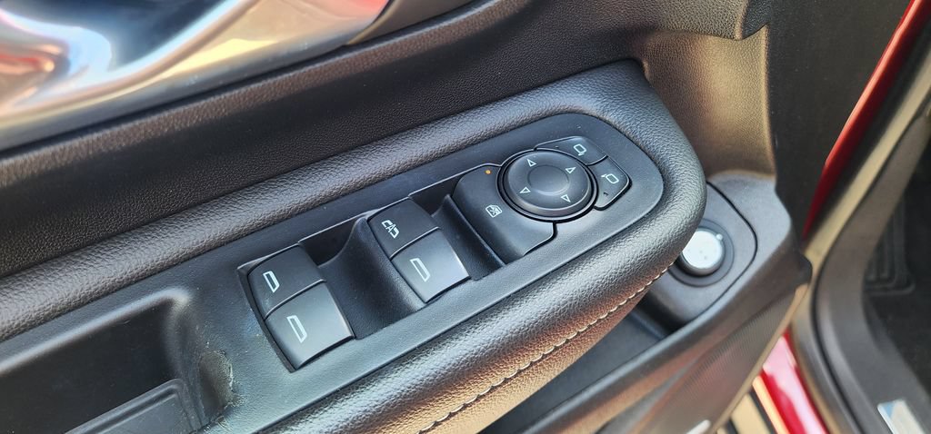 Used 2019 GMC Terrain Denali w/ Advanced Safety Package FWD image 12
