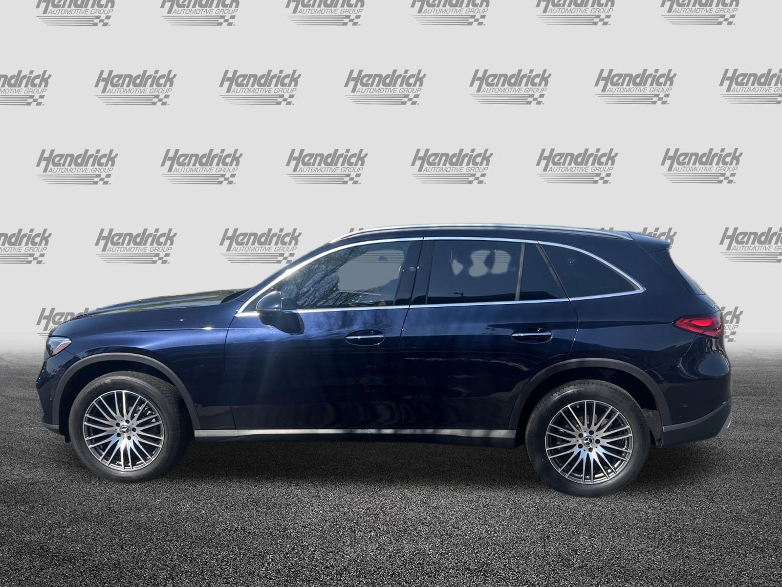 Used 2024 Mercedes-Benz GLC 300 4MATIC image 7