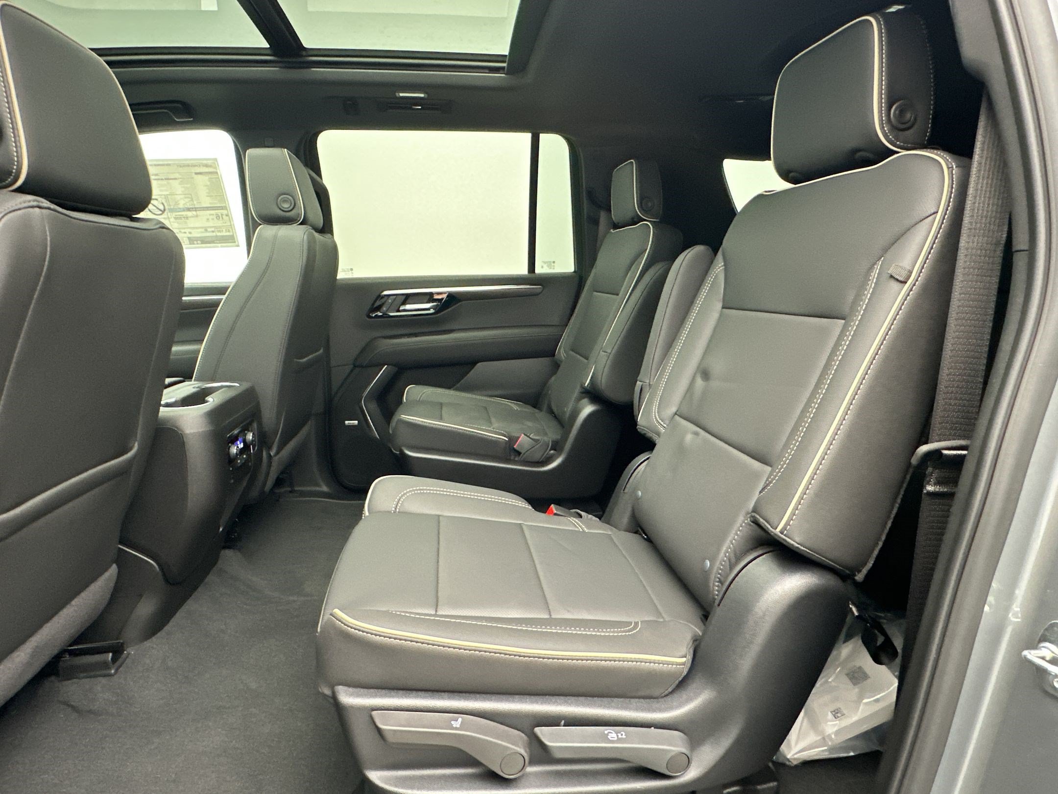 New 2026 Chevrolet Suburban Premier w/ Sun And Tow Package AWD/4WD image 14