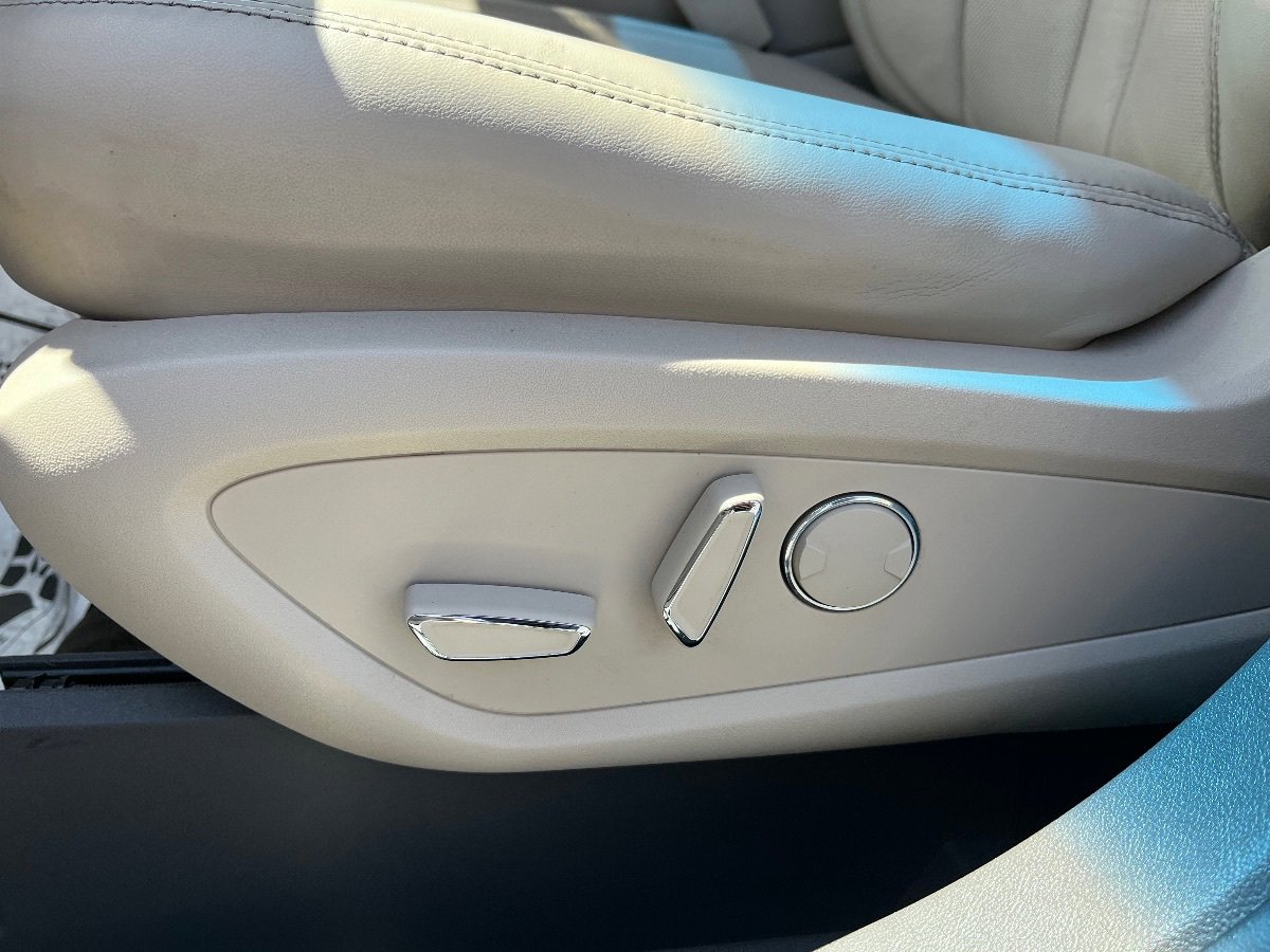 Used 2018 Lincoln MKX Select w/ Select Plus Package image 26