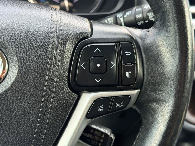 Used 2019 Toyota Highlander XLE AWD/4WD image 47
